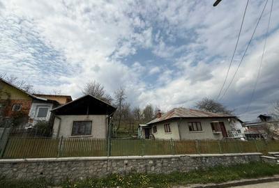 Casă cu 4 camere în Pietrișu - 1