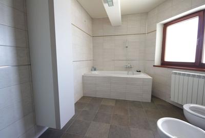 O casa deosebita cu Piscina - 21