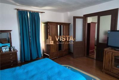 Casă cu 4 camere decomandat cu Teren 2300 Mp în Central - 2