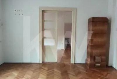 Casă cu 4 camere cu Canalizare în Central - 13