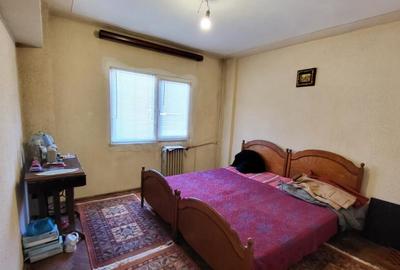 Apartament cu 3 camere decomandat în 9 Mai - 5