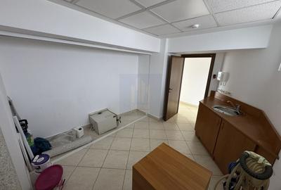 Birou, de 150 mp, în P-ța Unirii - 21