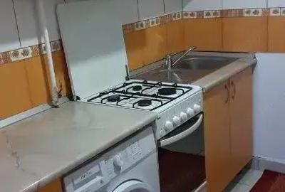 Garsonieră decomandată în Lipovei