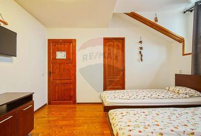 Casă cu 9 camere cu Teren 888 Mp în Sohodol - 40