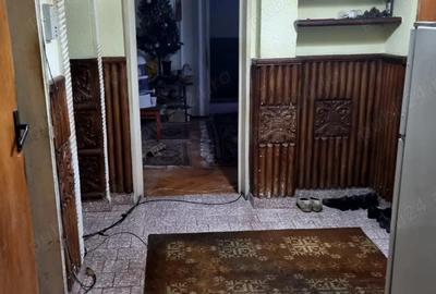 Apartament cu 4 camere semidecomandat în Trivale - 2
