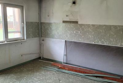 Casă cu 6 camere cu Canalizare în Central - 19
