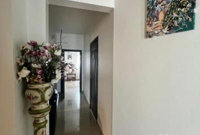 Casă cu 4 camere cu Teren 400 Mp în Central