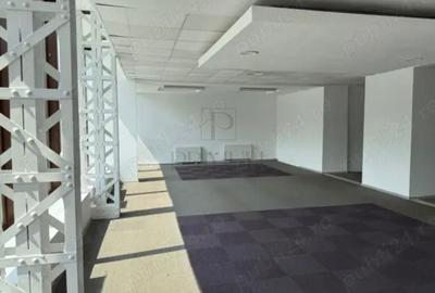 Spațiu comercial, de 200 mp, în P-ța Maria - 4