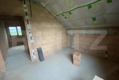 Casă cu 7 camere cu Teren 700 Mp în Aghireș - 4