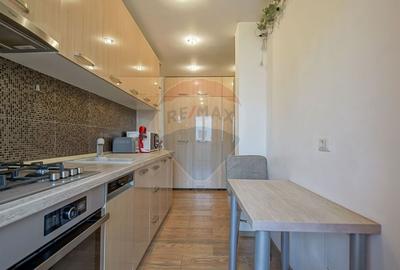 Apartament cu 2 camere decomandat, mobilat în Tractorul - 8