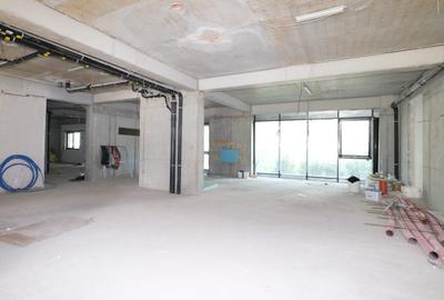 Vanzare 246 mp spatiu comercial in Cortina North si 3 locuri parcare - 1