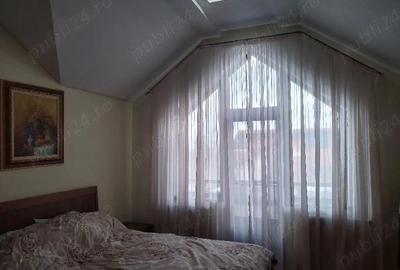 Casă cu 4 camere cu Teren 10000 Mp în Bucium - 4