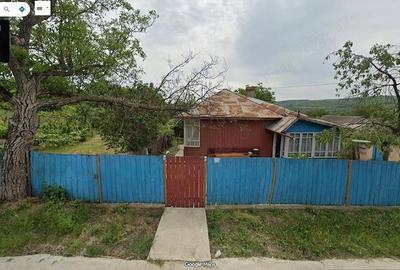 Casă cu Teren 2000 Mp în Comarna - 1