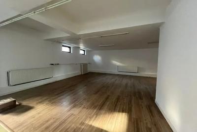 Vila 11 Camere De Inchiriat Militari Metrou-Pacii Curte 600 mp - 4