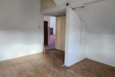 Garsoniera "la casa" , in cartier Noua, suprafata utila 45 mp, teren 138 mp. - 4