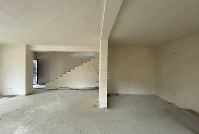 Casă cu Teren 200 Mp în Central - 2