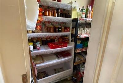 Duplex cu 2 camere cu Canalizare în Central - 6