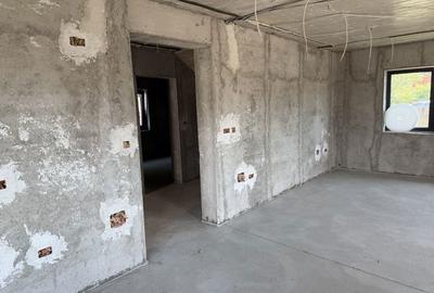 Casă cu 4 camere în Central - 2
