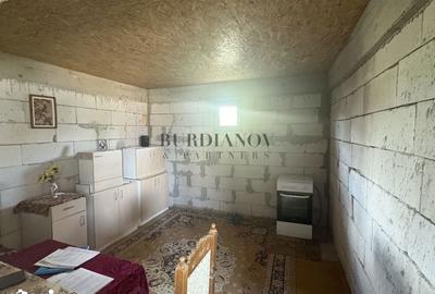 Casă cu 3 camere cu Teren 1600 Mp în Central - 13