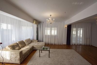 Vila individuala cu piscina de inchiriat in ansamblu rezidential zona OMVD - 2