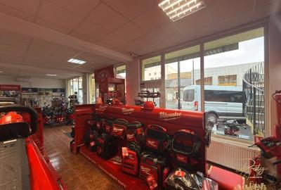 Spatiu comercial de tip showroom de inchiriat pe Bd. Decebal - Oradea - 8