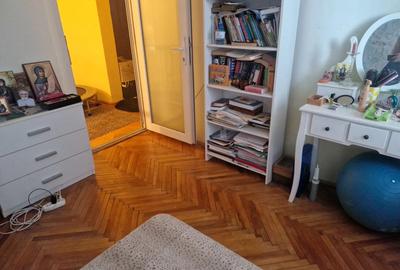 Vand apartament cu 4 camere - 1