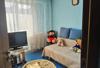 Apartament cu 2 camere semidecomandat, mobilat în Viziru 3 - 5