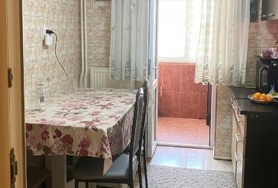 Apartament cu 2 camere decomandat, mobilat în CET - 2