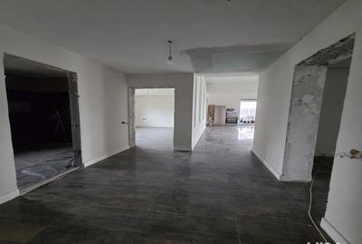 Casă cu 4 camere cu Teren 1700 Mp în Școlilor - 3