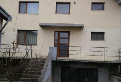 Casă cu 3 camere în Central - 9