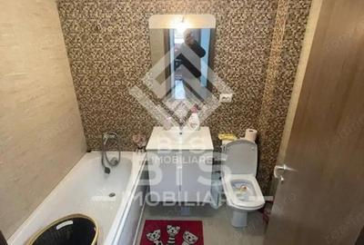 Apartament cu 4 camere decomandat în Calea Moldovei