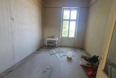 Apartament cu 5 camere semidecomandat în Central - 4