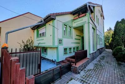 Casa cu 6 camere, 600 mp teren, zona Fratelia, limita cu Girocului