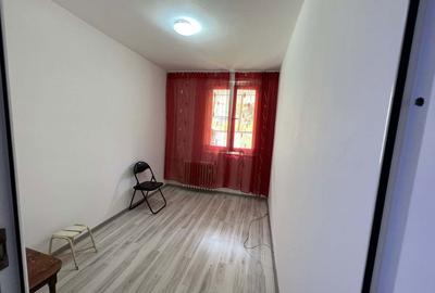 Garsonieră decomandată în Exterior Vest - 1