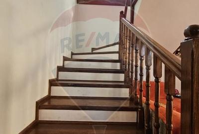 Casa / Vila cu 6 camere de vanzare - CORNU - 33