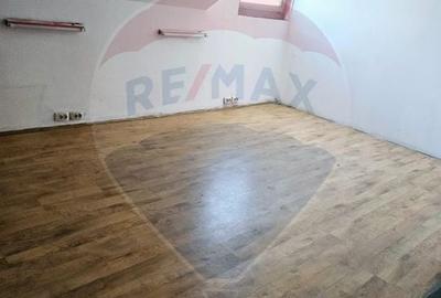 Proprietate specială, de 904 mp, în Central - 11