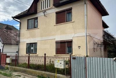 Casă cu 6 camere cu Teren 1060 Mp în Central - 2