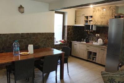 Casă cu 6 camere cu Teren 250 Mp în Central - 7