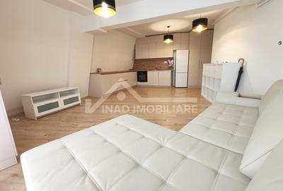 Apartament cu 4 camere semidecomandat, mobilat în Zorilor