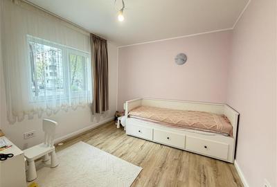 Apartament cu 4 camere decomandat în Nicolina - 7