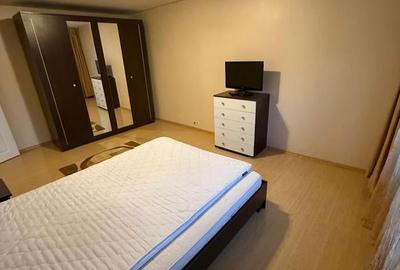 Apartament cu 2 camere decomandat în Răcădău