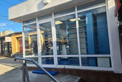 Spațiu comercial, de 12 mp, în Petros - 2