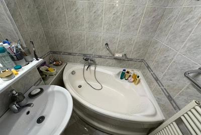 Apartament cu 3 camere decomandat, mobilat în Lipovei - 6