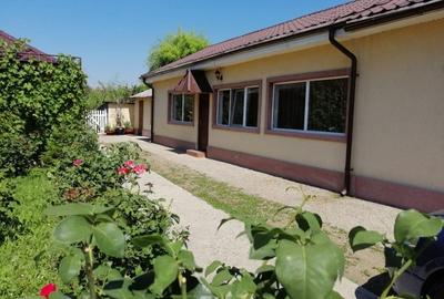 Casă cu 4 camere în Mărăcineni