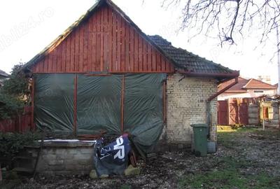 Casă cu Teren 950 Mp în Central - 2