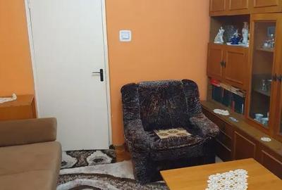 Apartament cu 2 camere semidecomandat, mobilat în Central