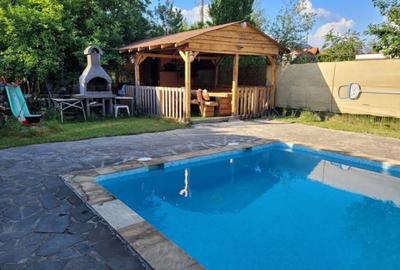 Casă cu 5 camere cu Teren 1100 Mp în Central