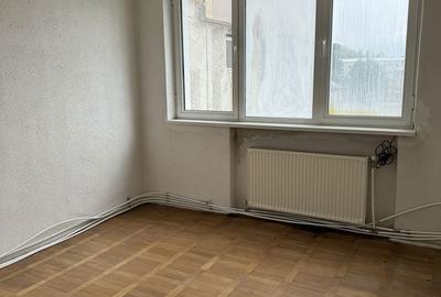 Apartament cu 4 camere decomandat în Central - 1