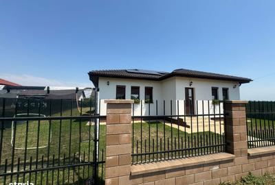 Casă cu 4 camere cu Teren 500 Mp în Central - 2