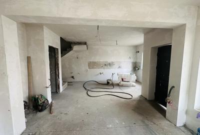 Duplex cu 5 camere cu Canalizare în Roșu - 6